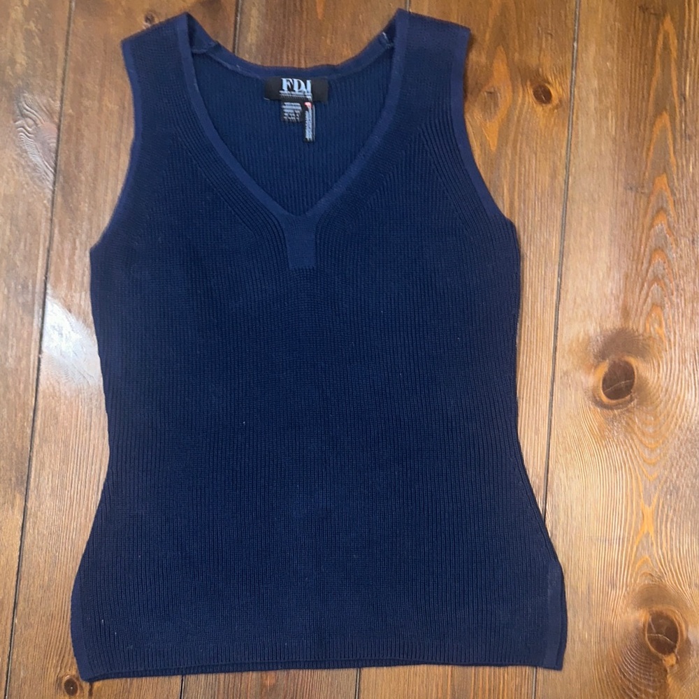 FDJ   ( French Dressing JeansNavy Blue Women's Ribbed Knit V-Neck Sleeveless Top
